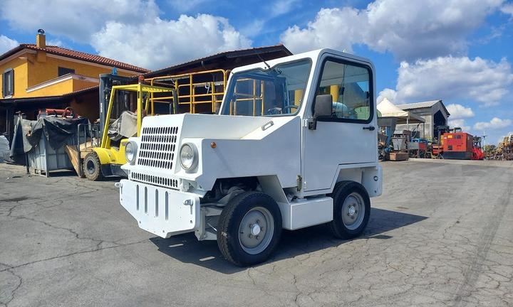 Trattorino da traino aris per traino aerei