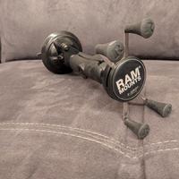 Supporto Smartphone RAM Mounts X-Grip a Ventosa