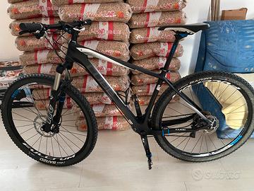 Mtb CUBE 29 full carbonio taglia L