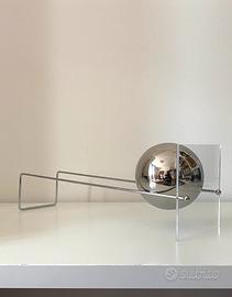Ferma libri interior design moderno minimalista
