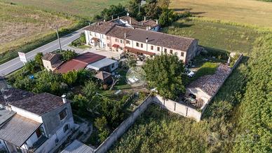 CASA SEMINDIPENDENTE A BORGO VIRGILIO