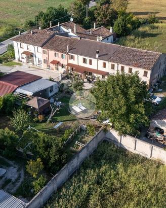 CASA SEMINDIPENDENTE A BORGO VIRGILIO