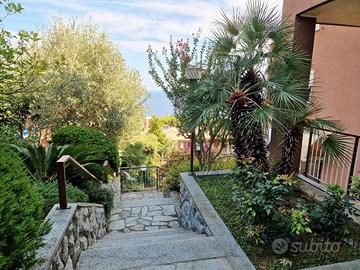 Varazze piani bilocale loggia vista mare