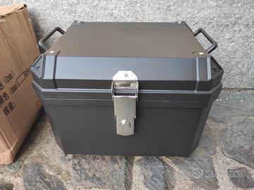 Bauletto posteriore moto 48L con piastra