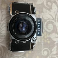 Exakta con obiettivo 35