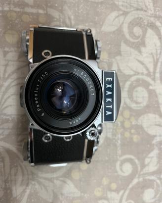 Exakta con obiettivo 35