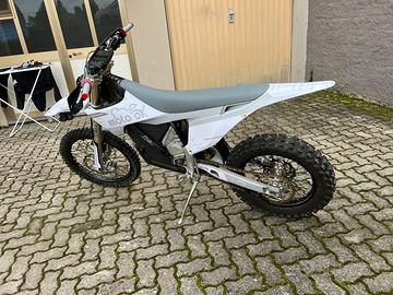2025 STARK FUTURE Stark Varg MX1.0 MX 80HP