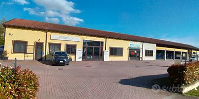 Capannone 650 mq + autolavaggio self service