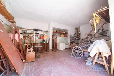 3 LOCALI A TARQUINIA