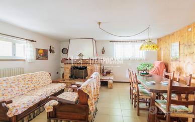 Casa indipendente a Felino Via Cotti 6 locali