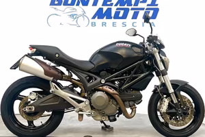 Ducati Monster 696