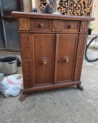 mobile antico in legno