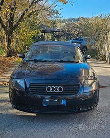 audi TT cabrio iscritta asilo con CRS
