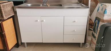 Sottolavello bianco più lavello acciaio inox