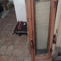 finestra di legno douglas con vetrocamera