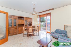 QUADRILOCALE CON BALCONE