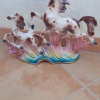 Coppia di cavalli dipinti a mano 