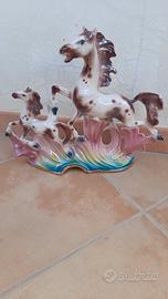 Coppia di cavalli dipinti a mano 