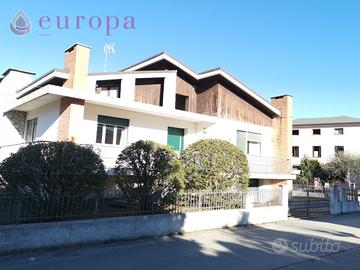 Casa singola grandi dimensioni a S. Giovanni