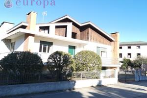 Casa singola grandi dimensioni a S. Giovanni