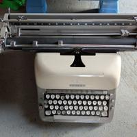 MACCHINA DA SCRIVERE ADLER