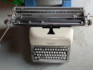 MACCHINA DA SCRIVERE ADLER