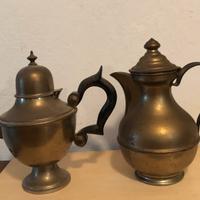 Antiche brocche in ottone