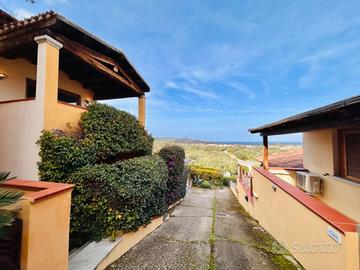 Appartamento al piano primo con vista mare