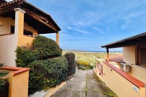 Appartamento al piano primo con vista mare