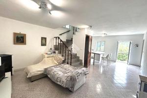 CASA INDIPENDENTE A SERRA RICCÒ