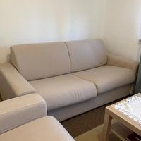 2 divani beige in tessuto