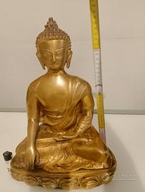 Grande statua di Buddha 