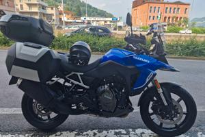 SUZUKI V STROM  DL 800  (7500 EURO )