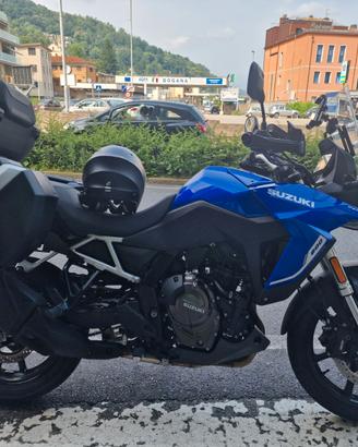 SUZUKI V STROM  DL 800  (7500 EURO )