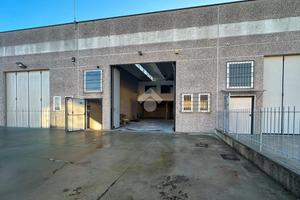 CAPANNONE A SESTO ED UNITI