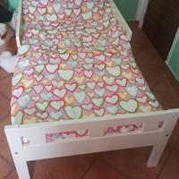 2 lettini +2 materassi +doghe in legno + sponde