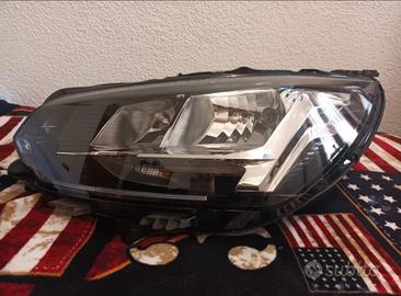 Faro proiettore anteriore peugeot 208 II.