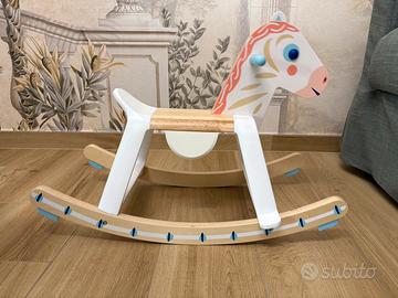 Cavallo a dondolo Djeco