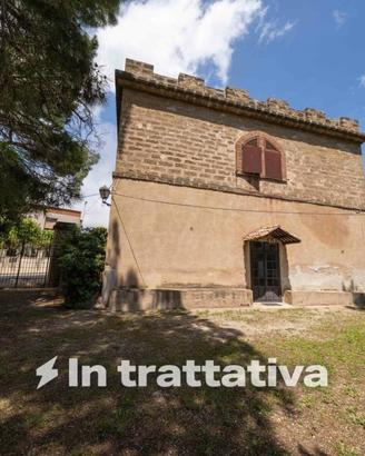 Rustico / Casale di 267 m² con più di 5 locali a A