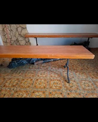 Panche in noce con trispidi antichi