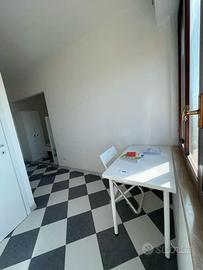 Stanza con bagno privato e angolo cucina privato