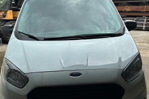 Ford Transit Courier Autocarro