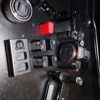 Sony A7 II con grip verticale, 16-50 e accessori