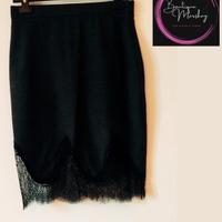 ELEGANTE GONNA con pizzo