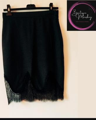 ELEGANTE GONNA con pizzo