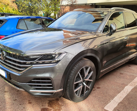 VW Touareg 3.0 V6 TSI eHybrid full optional