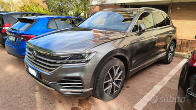 VW Touareg 3.0 V6 TSI eHybrid full optional