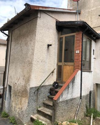 Casa indipendente arredata con mansarda e giardino