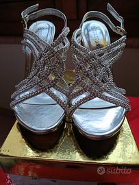 Scarpe tipo sandalo con tacco 10
