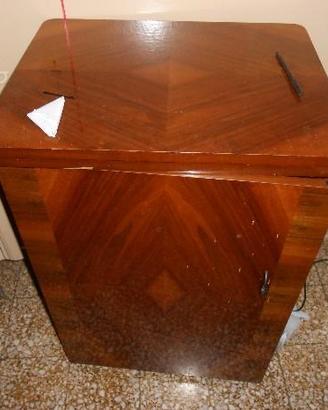 Macchina da cucire, mobiletto con marmo, specchio